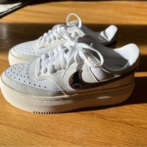Women’s Nike Court Vision Alta platform sneakers sz 6.5